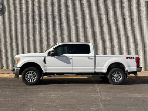 Used 2017 Ford F250 Lariat w/ Lariat Value Package image 2