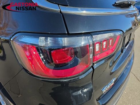 Used 2025 Jeep Compass Sport image 21