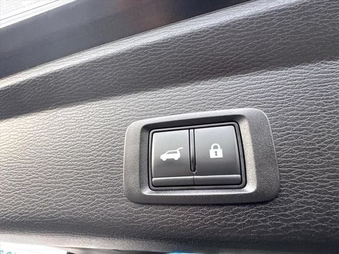 Used 2025 Mitsubishi Outlander AWD image 11