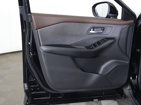 Used 2023 Nissan Rogue SV FWD image 20