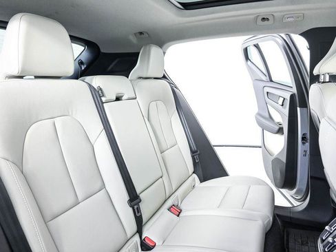 Certified 2026 Volvo XC40 B5 Plus AWD/4WD image 23