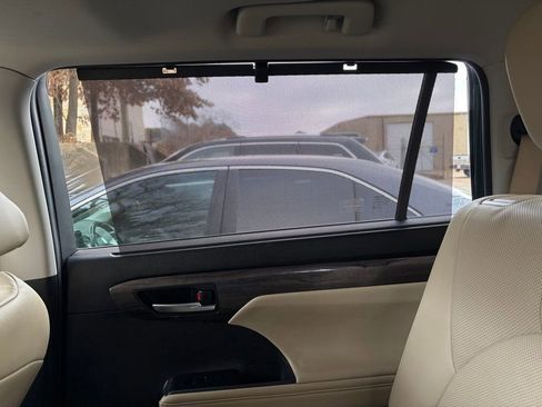 Used 2024 Toyota Highlander Limited image 40