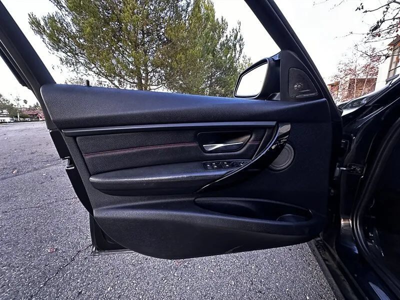 Used 2012 BMW 335i Sedan RWD image 39