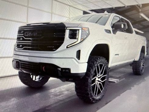 Used 2023 GMC Sierra 1500 AT4 w/ AT4 Premium Package AWD/4WD image 2