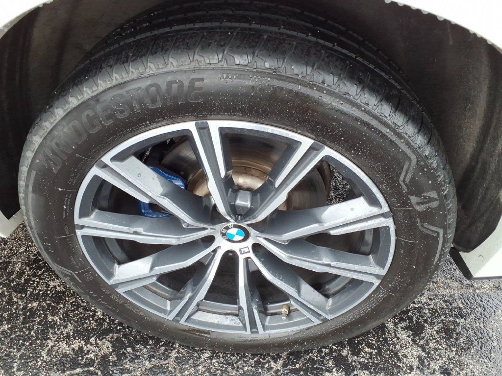 Used 2022 BMW X5 xDrive40i w/ M Sport Package AWD/4WD image 5