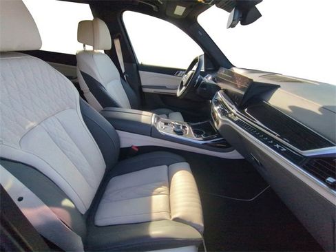 Certified 2023 BMW X7 xDrive40i w/ Executive Package image 17