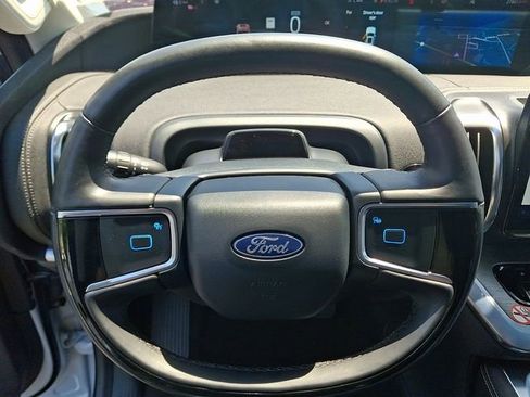 Used 2025 Ford Expedition Platinum AWD/4WD image 21