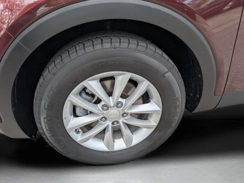 Used 2017 Kia Sorento LX image 35