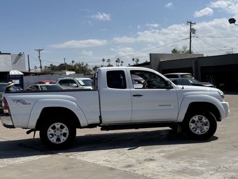 Used 2009 Toyota Tacoma PreRunner image 4