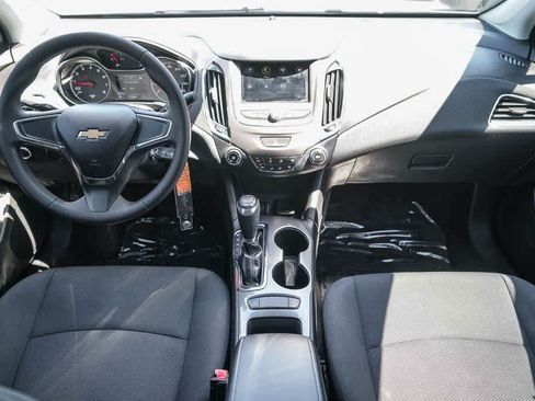 Used 2019 Chevrolet Cruze LS FWD image 11