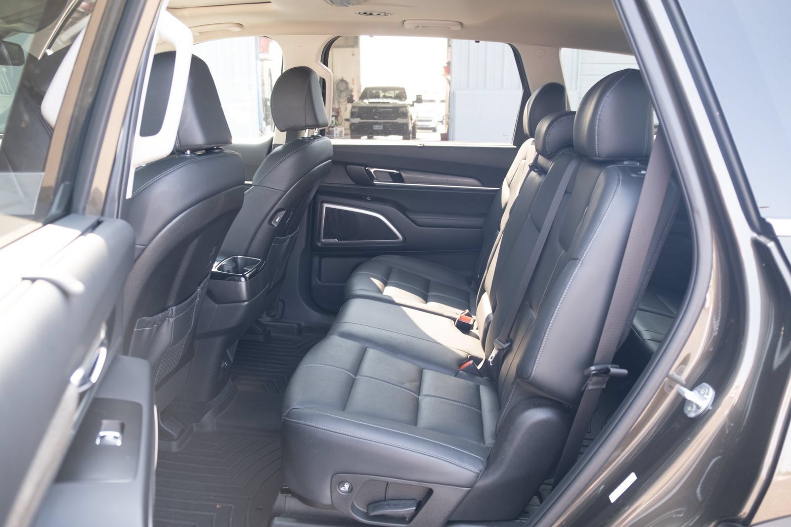 Used 2022 Kia Telluride EX w/ Towing Package AWD/4WD image 17