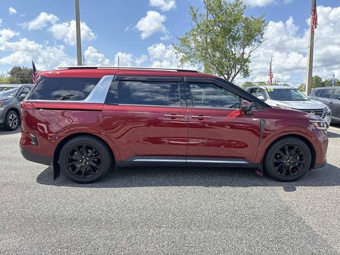 Used 2024 Kia Carnival SX Prestige FWD image 2
