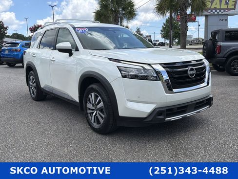 Used 2023 Nissan Pathfinder SL FWD image 7