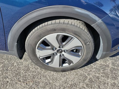 Certified 2021 Kia Niro LX image 37