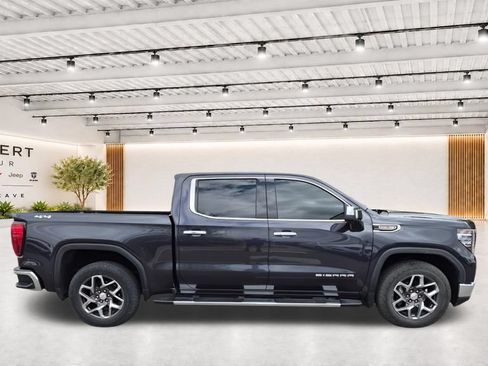 Used 2022 GMC Sierra 1500 SLT w/ SLT Convenience Package AWD/4WD image 14