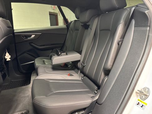 Used 2020 Audi Q8 Premium Plus w/ Premium Plus Package AWD/4WD image 26