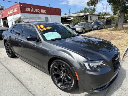 Used 2019 Chrysler 300 Touring w/ Sport Appearance Package RWD image 1
