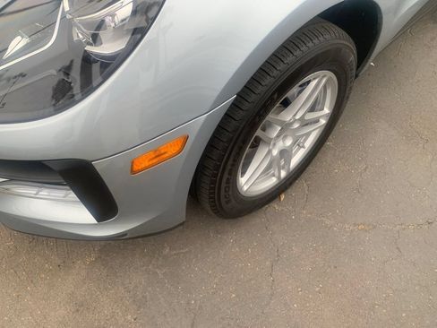 Used 2021 Porsche Macan AWD/4WD image 2