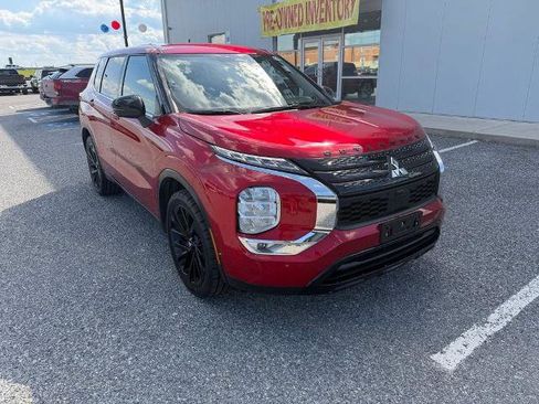 Used 2023 Mitsubishi Outlander SE AWD/4WD image 2