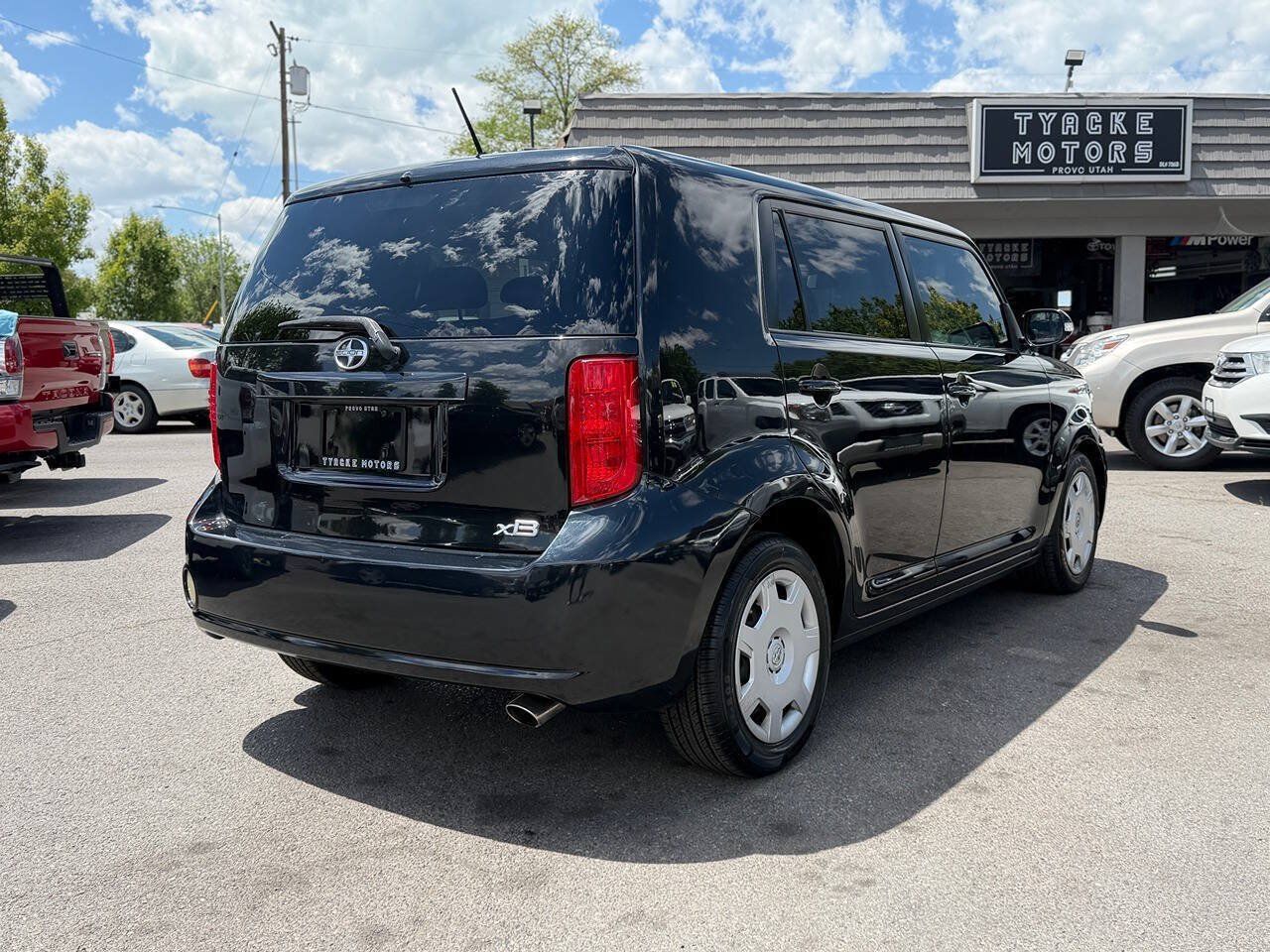 Used 2009 Scion xB FWD image 6