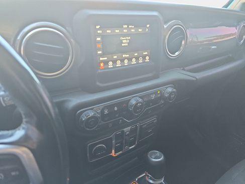 Used 2020 Jeep Wrangler Unlimited Sahara w/ Cold Weather Group AWD/4WD image 19