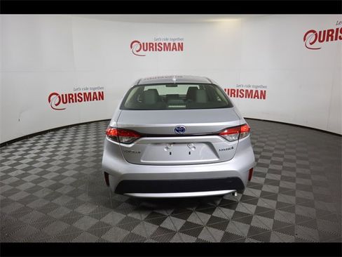 Used 2022 Toyota Corolla LE image 9
