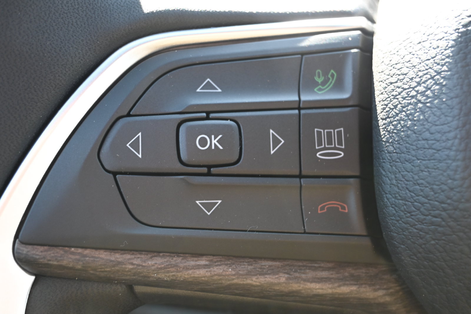 New 2026 Jeep Grand Cherokee Altitude AWD/4WD image 8