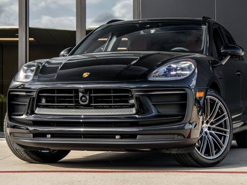 New 2026 Porsche Macan image 7