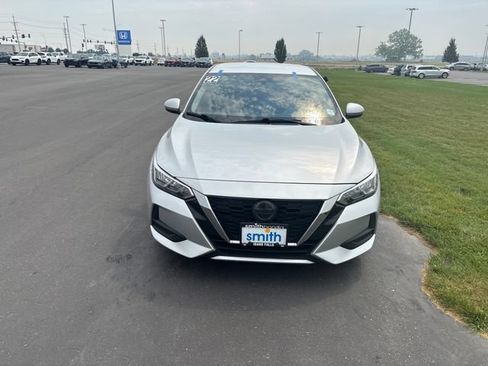 Used 2022 Nissan Sentra SV FWD image 8