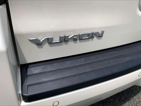 Used 2015 GMC Yukon SLT w/ Open Road Package AWD/4WD image 30