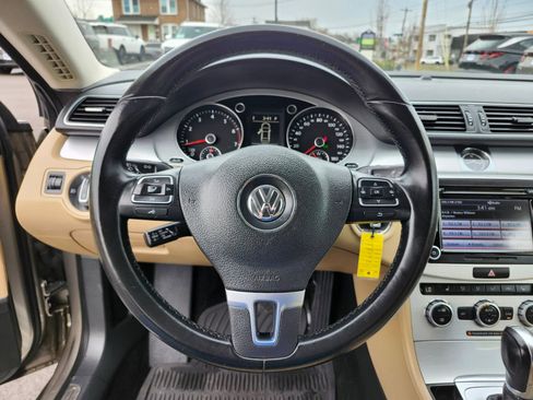 Used 2013 Volkswagen CC Sport image 25