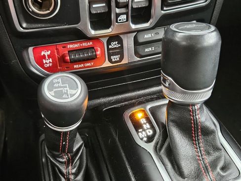 Used 2020 Jeep Gladiator Rubicon image 13