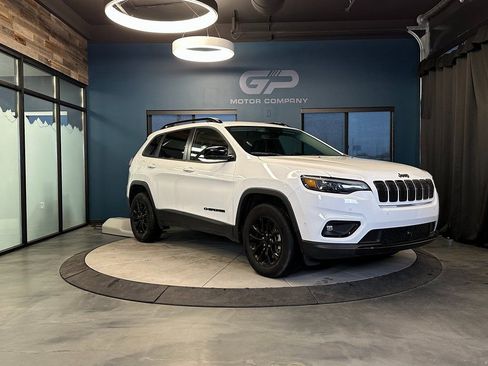 Used 2023 Jeep Cherokee Altitude Lux AWD/4WD image 1