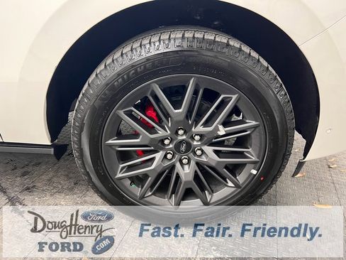 New 2025 Ford Expedition Max Platinum w/ Stealth Performance Package image 17