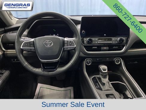 Used 2024 Toyota Grand Highlander AWD image 31