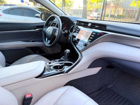 Used 2018 Toyota Camry XSE w/ Driver Assist Package FWD image 11
