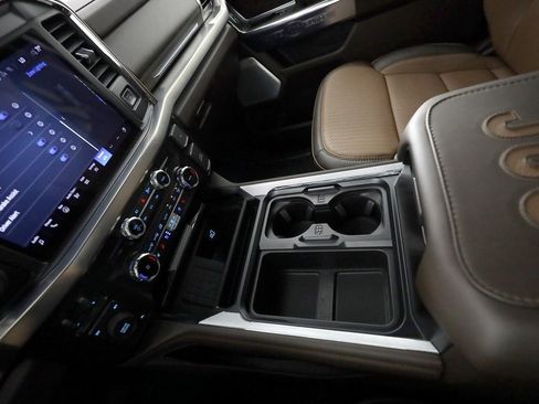 Used 2025 Ford F450 King Ranch w/ FX4 Off-Road Package image 43