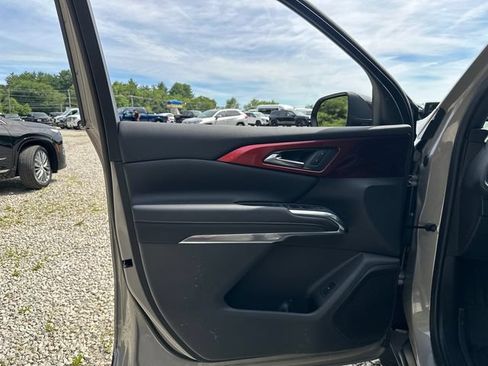 New 2026 Chevrolet Traverse Z71 w/ Driver Confidence Package AWD/4WD image 23