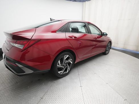 Used 2025 Hyundai Elantra Limited FWD image 35