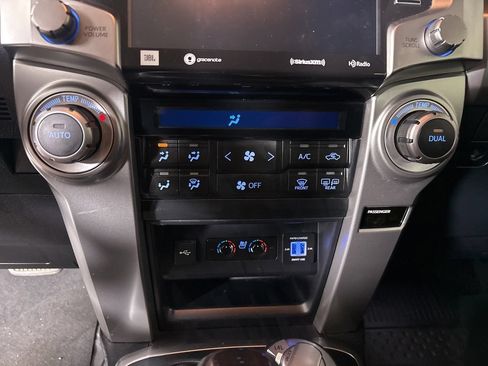 Used 2021 Toyota 4Runner Limited AWD/4WD image 20