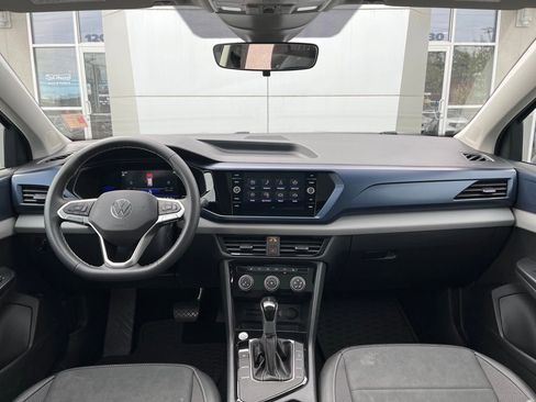 Used 2023 Volkswagen Taos SE w/ Panoramic Sunroof Package FWD image 15