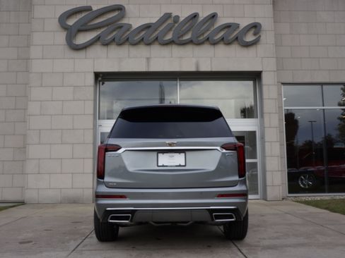 Used 2024 Cadillac XT6 Premium Luxury image 6