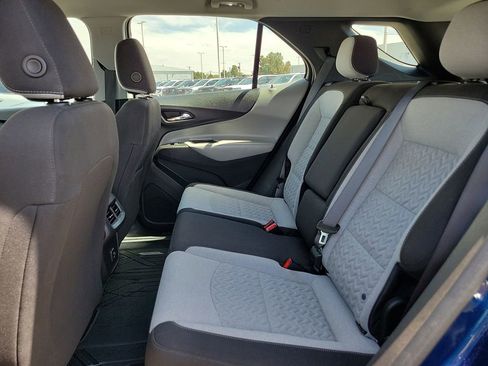 Used 2022 Chevrolet Equinox LS AWD/4WD image 16