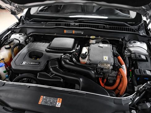 Used 2017 Ford Fusion SE FWD image 46