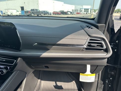 New 2026 Chevrolet Traverse LT w/ Driver Confidence Package image 32