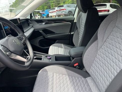 New 2026 Volkswagen Tiguan S FWD image 9