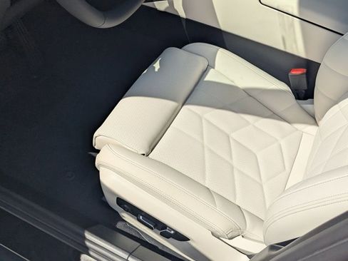 New 2026 BMW 530i RWD image 4