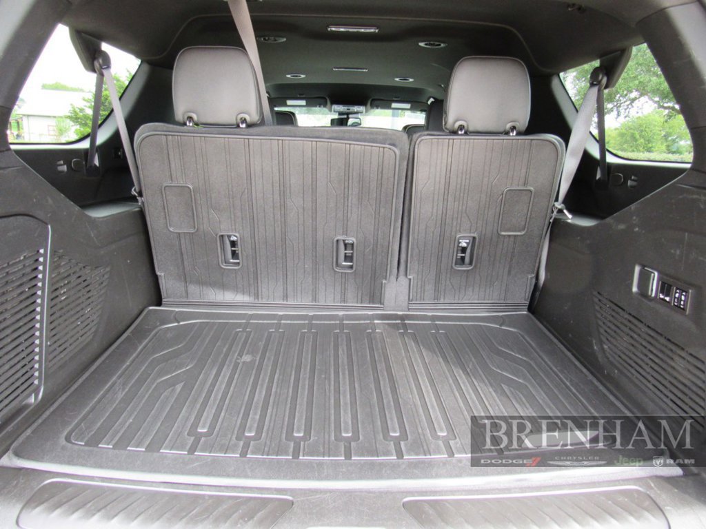 Used 2023 GMC Yukon XL SLT w/ SLT Luxury Package RWD image 21