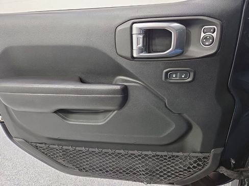 Used 2021 Jeep Gladiator Mojave AWD/4WD image 30