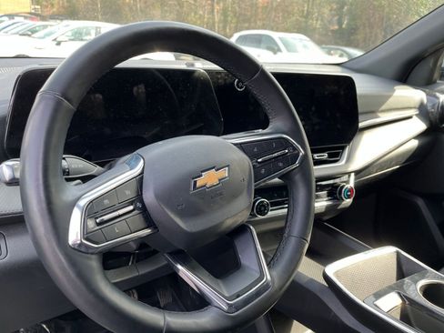 Used 2025 Chevrolet Equinox LT FWD image 29